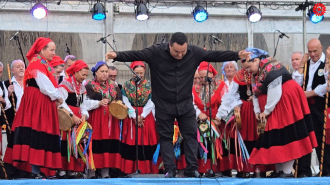 El Coro Ronada La Encina abrió brillantemente La Semanuca de Santander