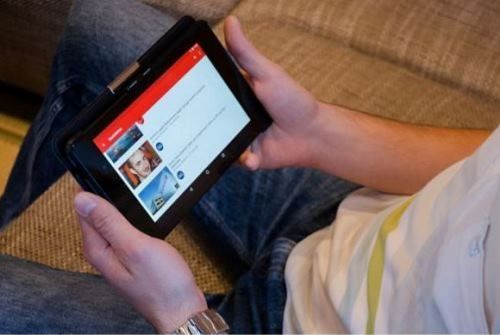 Australia inicia cruzada internacional para prohibición de redes sociales en menores